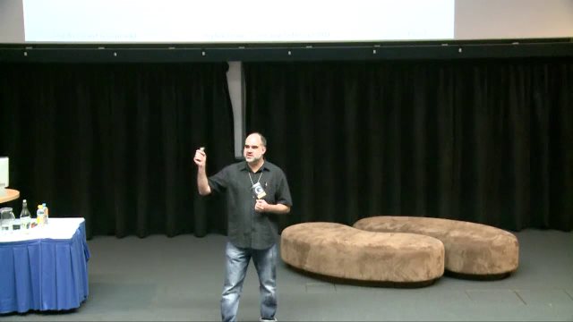 Screenshot of Stephen Cronin talking at WordCamp Gold Coast 2011